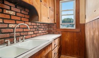 612 Great Rd, North Smithfield, RI 02896