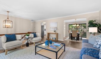 2250 Rivenoak Ct, Ann Arbor, MI 48103