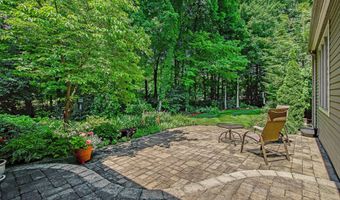 2736 Aspen Ct, Ann Arbor, MI 48108