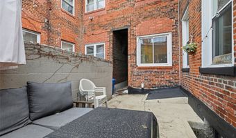 110 S 13th St, Airville, PA 15203