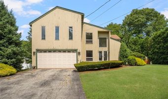 22 Golden View Dr, Johnston, RI 02919