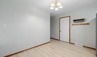 6025 RANDAL Ln, Caledonia, WI 53402