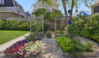 9 Anthony St, Newport, RI 02840