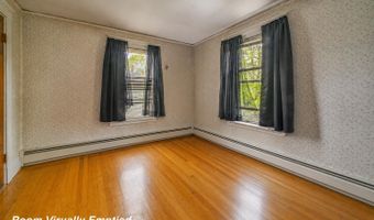 744 Hammond St, Bangor, ME 04401