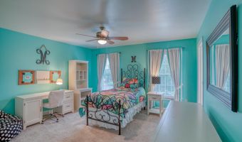 33 CHADWICK Dr, Dover, DE 19901