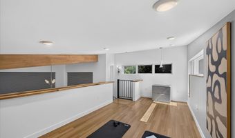 4061 Thornoaks Dr, Ann Arbor, MI 48104