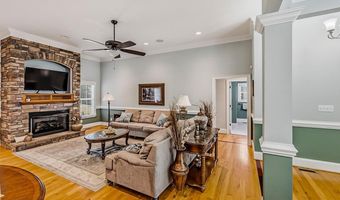 821 E Golden View Ln, Boiling Springs, SC 29316