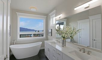 3706 W 3rd St, Anacortes, WA 98221