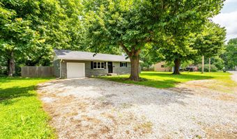 715 E Springfield St, Aurora, MO 65605