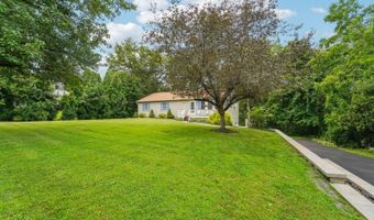 4 Crest Hill Dr, Alloway, NJ 07461