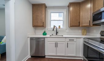 16 PAROLE St, Annapolis, MD 21401