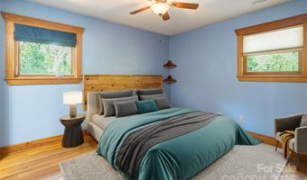 40 Governors View Rd, Asheville, NC 28805