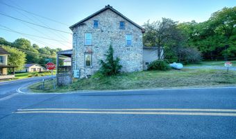 2165 STATE St, Alburtis, PA 18011
