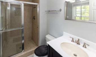 49 Kelseytown Rd, Clinton, CT 06413
