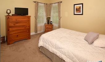 5 Biltmore Ct, Avon, CT 06001