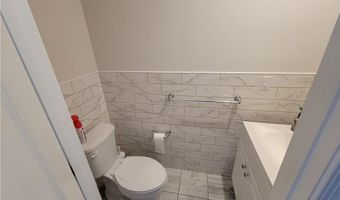 409 Lock Dr, Allen, PA 18067