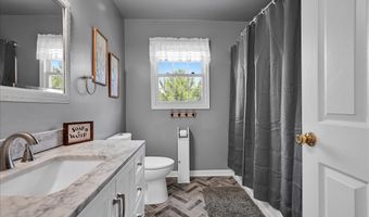 637 FULTON St, Akron, PA 17501