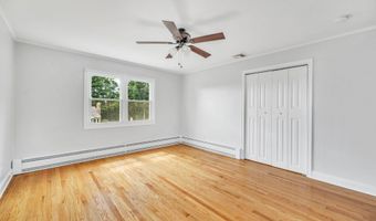 27 Skyline Dr, Brookfield, CT 06804