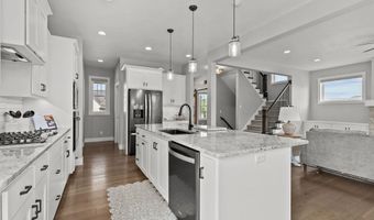 5644 N SUMMERLAND Dr, Appleton, WI 54913