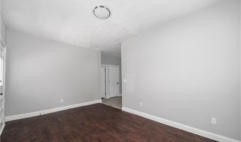 92 Spring St, Lincoln, RI 02838