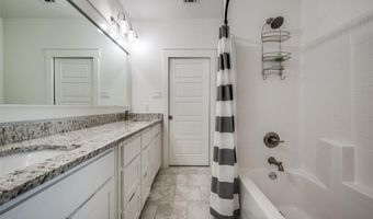 172 Cowan Xing, Alvord, TX 76225