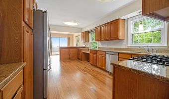3620 Charter Pl, Ann Arbor, MI 48105