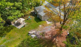 25 Lake Pochung Rd, Alloway, NJ 07461