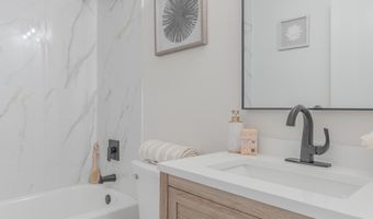 57 GARDEN Dr, Alexandria, VA 22304