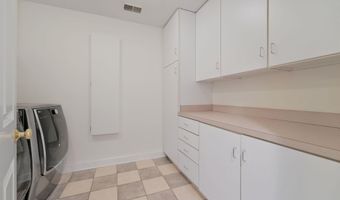 5517 MCKINLEY St, Bethesda, MD 20817