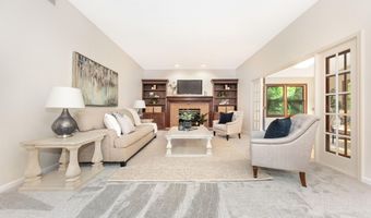 5521 Lohr Lake Dr, Ann Arbor, MI 48108