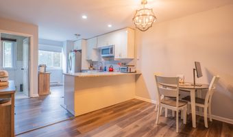 95 Chestnut St APT I, Bethel, CT 06801