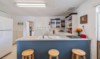 311 E 4th St, Riverside, IA 52327