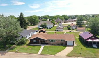 203 3rd Ave SW, Bowman, ND 58623