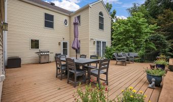 13 Swartzel Dr, Middletown, NJ 07748