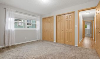 626 Willow Dr, Aberdeen, SD 57401
