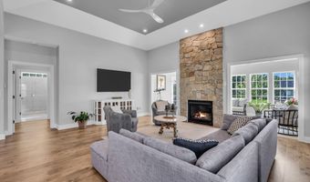 61 Milky Way Dr, Barnegat, NJ 08005