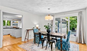 6 North Ln, Barrington, RI 02806