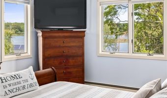 11 Cove Rd, Narragansett, RI 02882