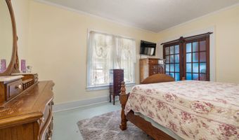 702 S Van Buren St, Auburn, IN 46706