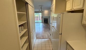 6924 FAIRFAX Dr #140, Arlington, VA 22213