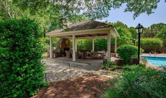 2012 Broad St, Camden, SC 29020