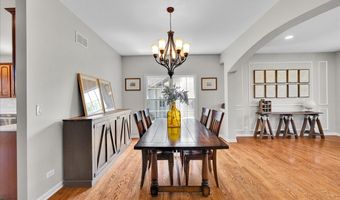 5 Covington Ct, Algonquin, IL 60102