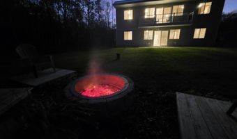 1 N Vigue Shore Rd, Albion, ME 04910