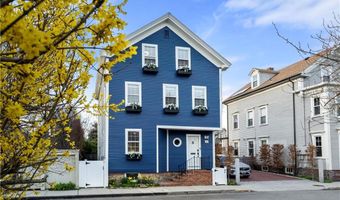 33 Marsh St, Newport, RI 02840