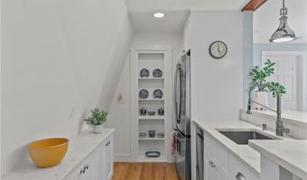 99 Coggeshall Ave 2, Newport, RI 02840