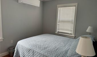 53 Center Ave, Middletown, RI 02842