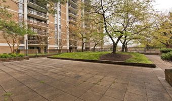 1016 S WAYNE St 406, Arlington, VA 22204