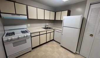 19 CANTERBURY Sq 201, Alexandria, VA 22304