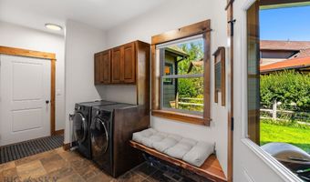 2452 Creekwood Dr, Bozeman, MT 59715