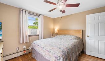 62 Pembroke Ln, Coventry, RI 02816
